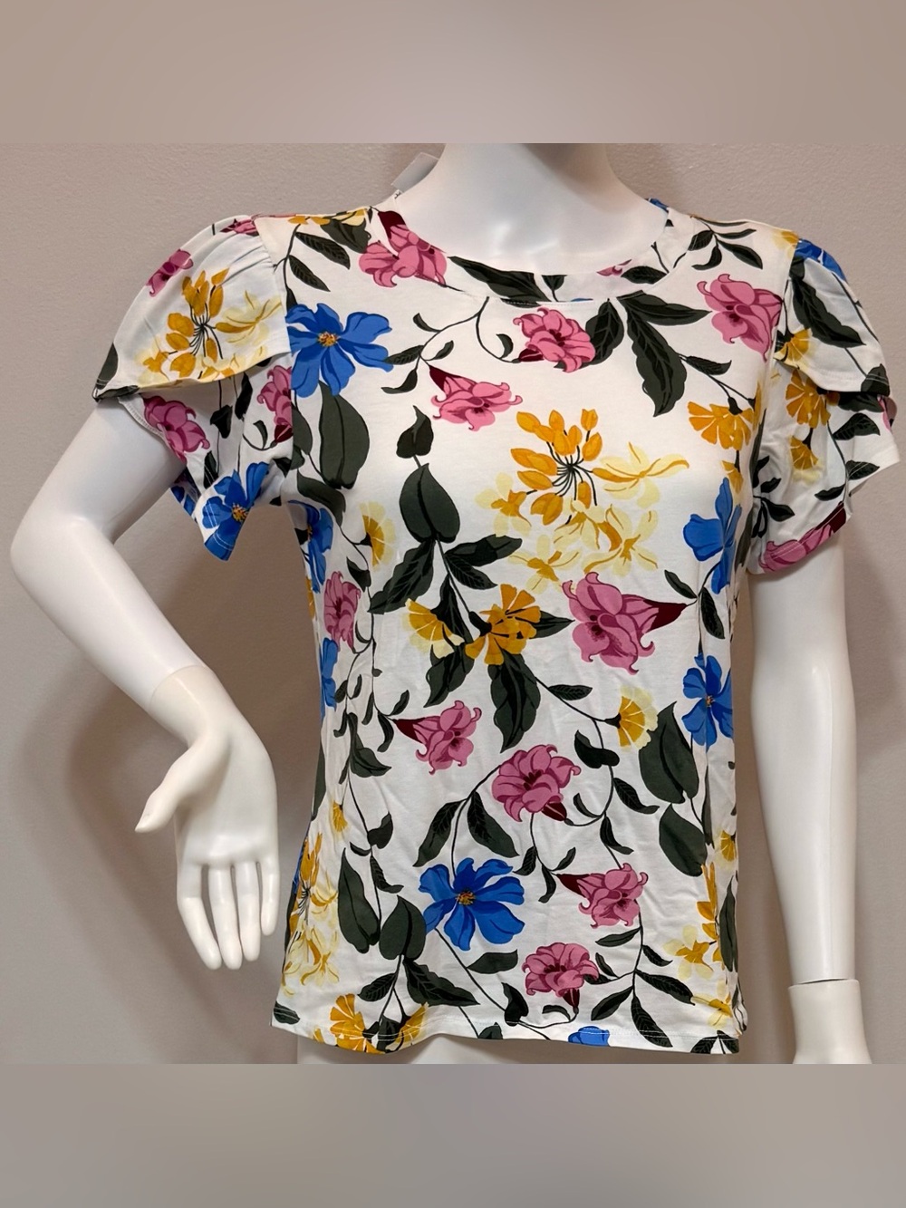 Ann Taylor White Floral Short Sleeve Tee with Pink, Blue & Yellow Blooms Medium